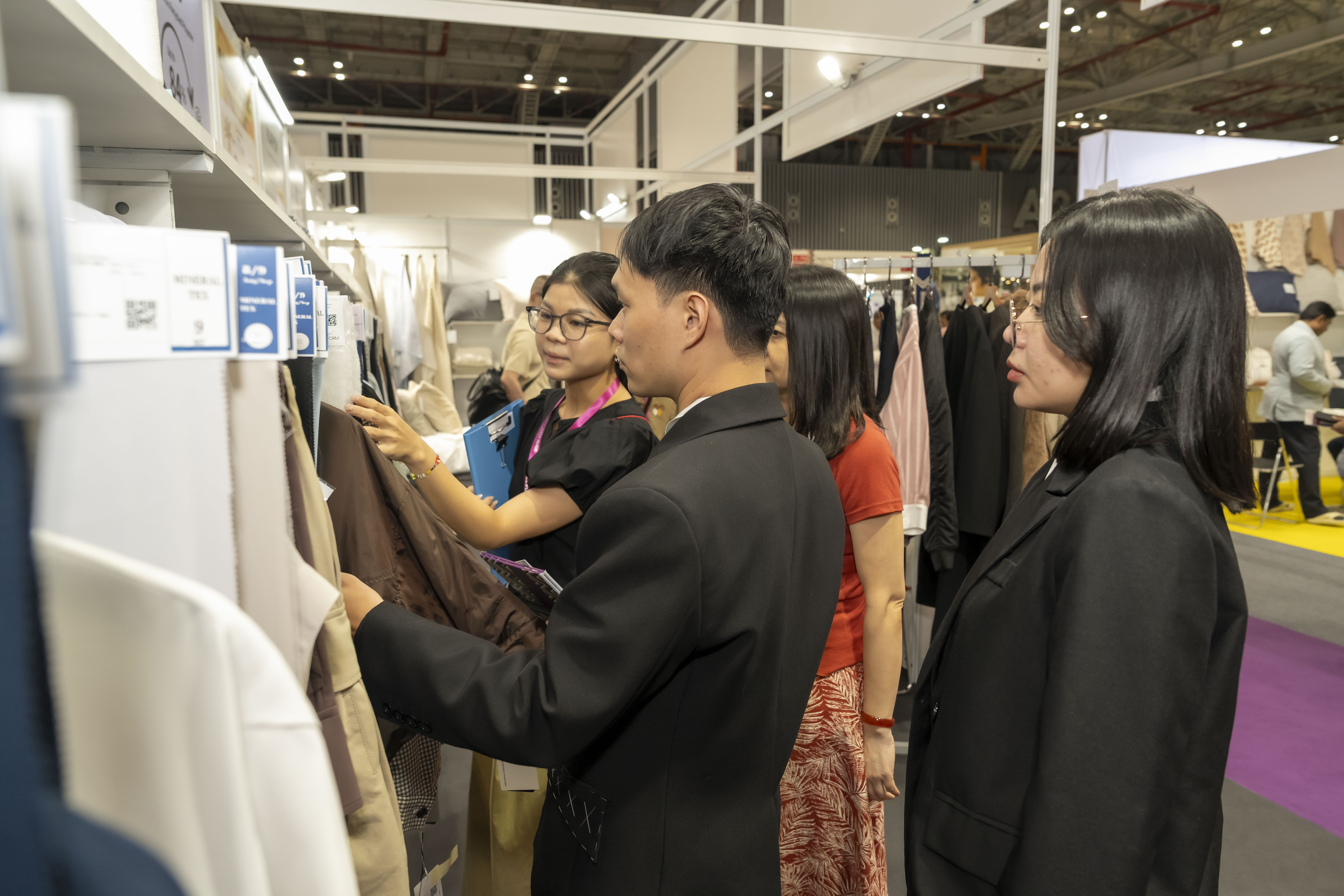 BusinessInteraction5